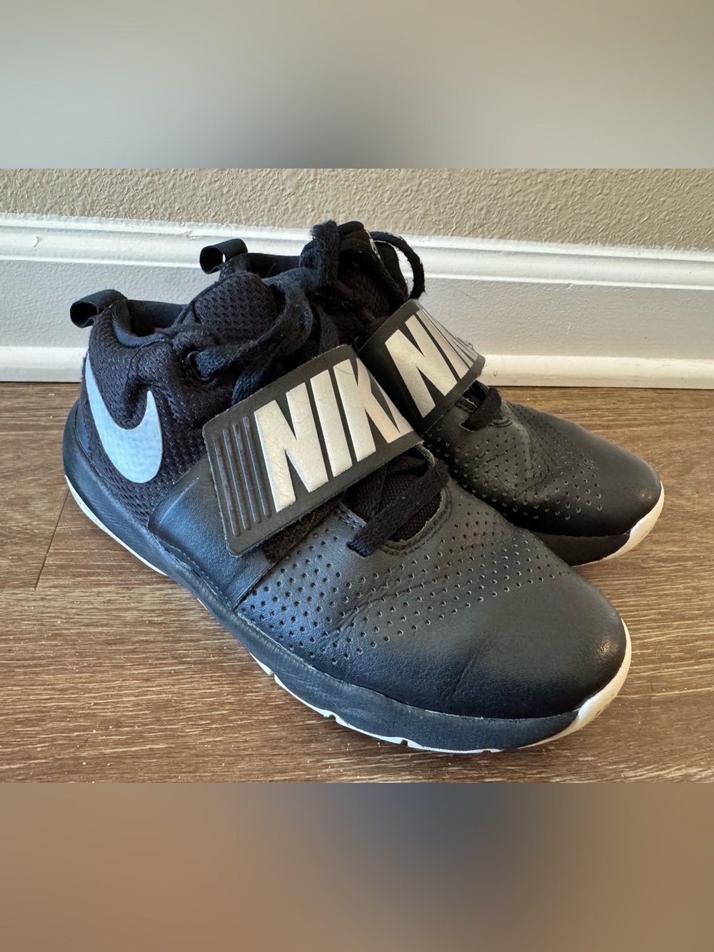 Nike Kids Black and White Hook-and-Loop Sneakers